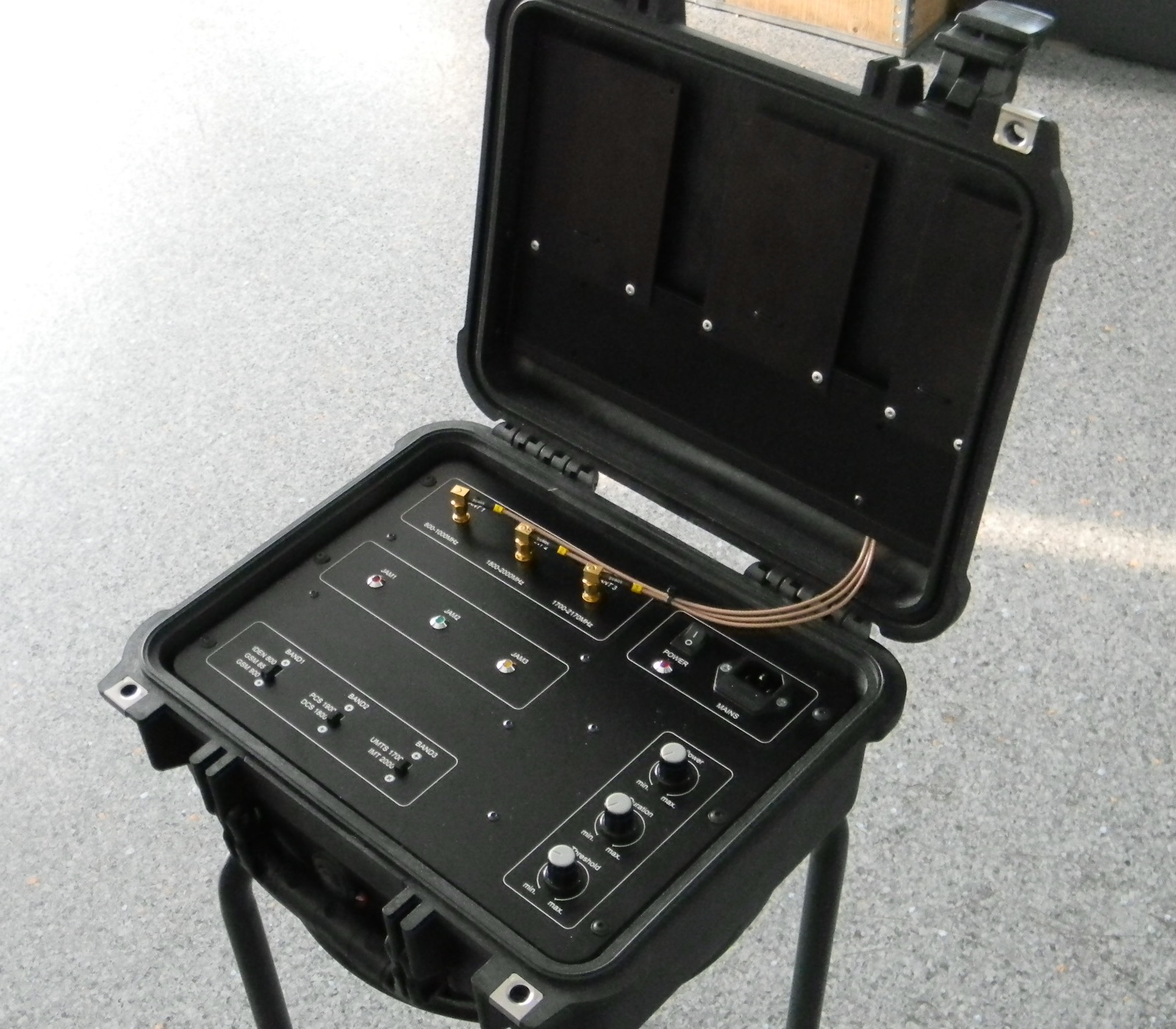 Cell Phone Detector-Jammer CPDJ2-3B